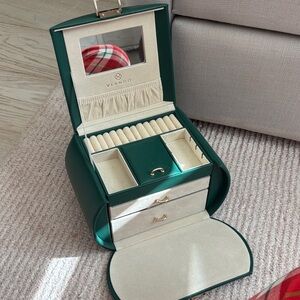 Green Jewelry Organizer Box